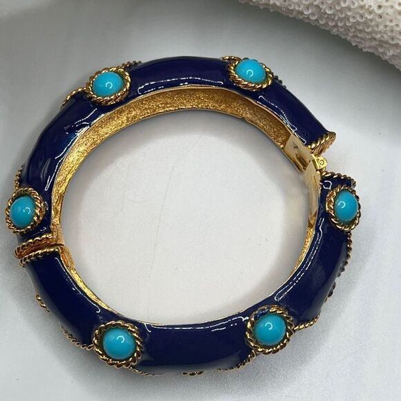 Kenneth Jay Lane Gold Lapis Turquoise Hinged Bangle - Picture 13 of 13